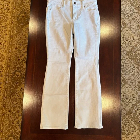 White House, Black Market mid rise, boot cut jeans in White, Size 4 S (short) - Picture 6 of 6